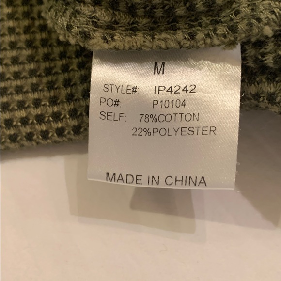 Bibi NWT Waffle Printed Mineral Washed Top Sz Med Small Grommet Detail Raw Hem - Picture 9 of 11